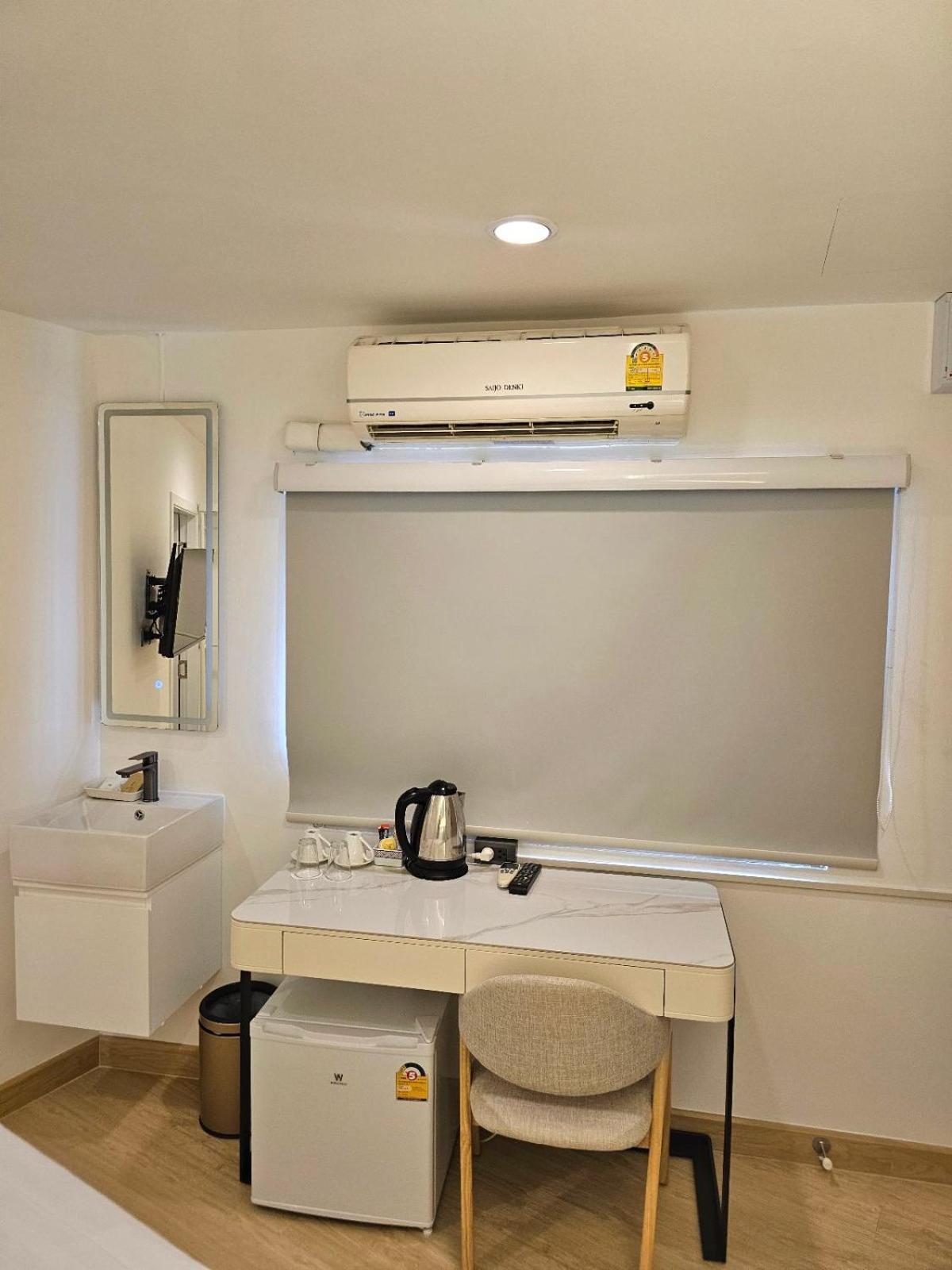Arawana Express Sukhumvit 22 Aparthotel Банкок Екстериор снимка