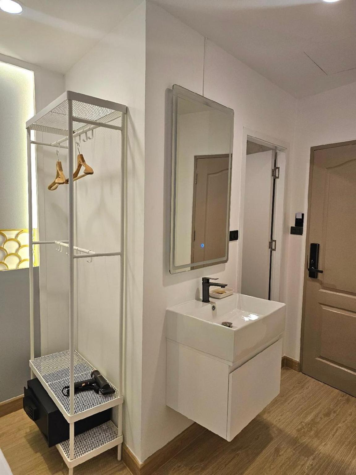 Arawana Express Sukhumvit 22 Aparthotel Банкок Екстериор снимка