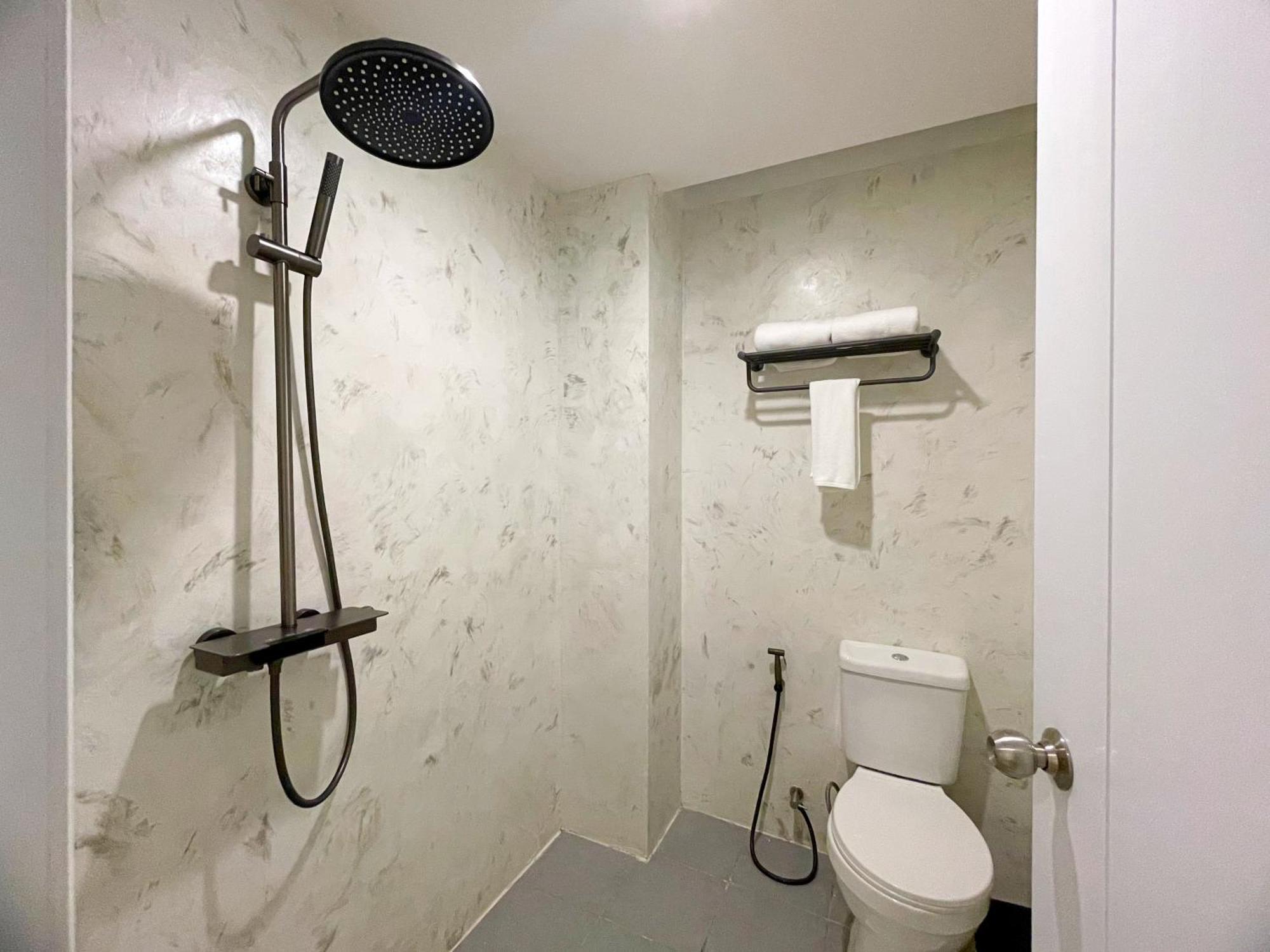 Arawana Express Sukhumvit 22 Aparthotel Банкок Екстериор снимка