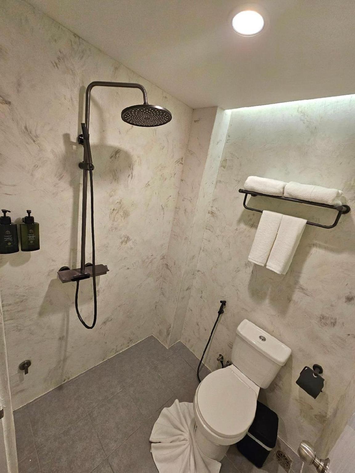 Arawana Express Sukhumvit 22 Aparthotel Банкок Екстериор снимка