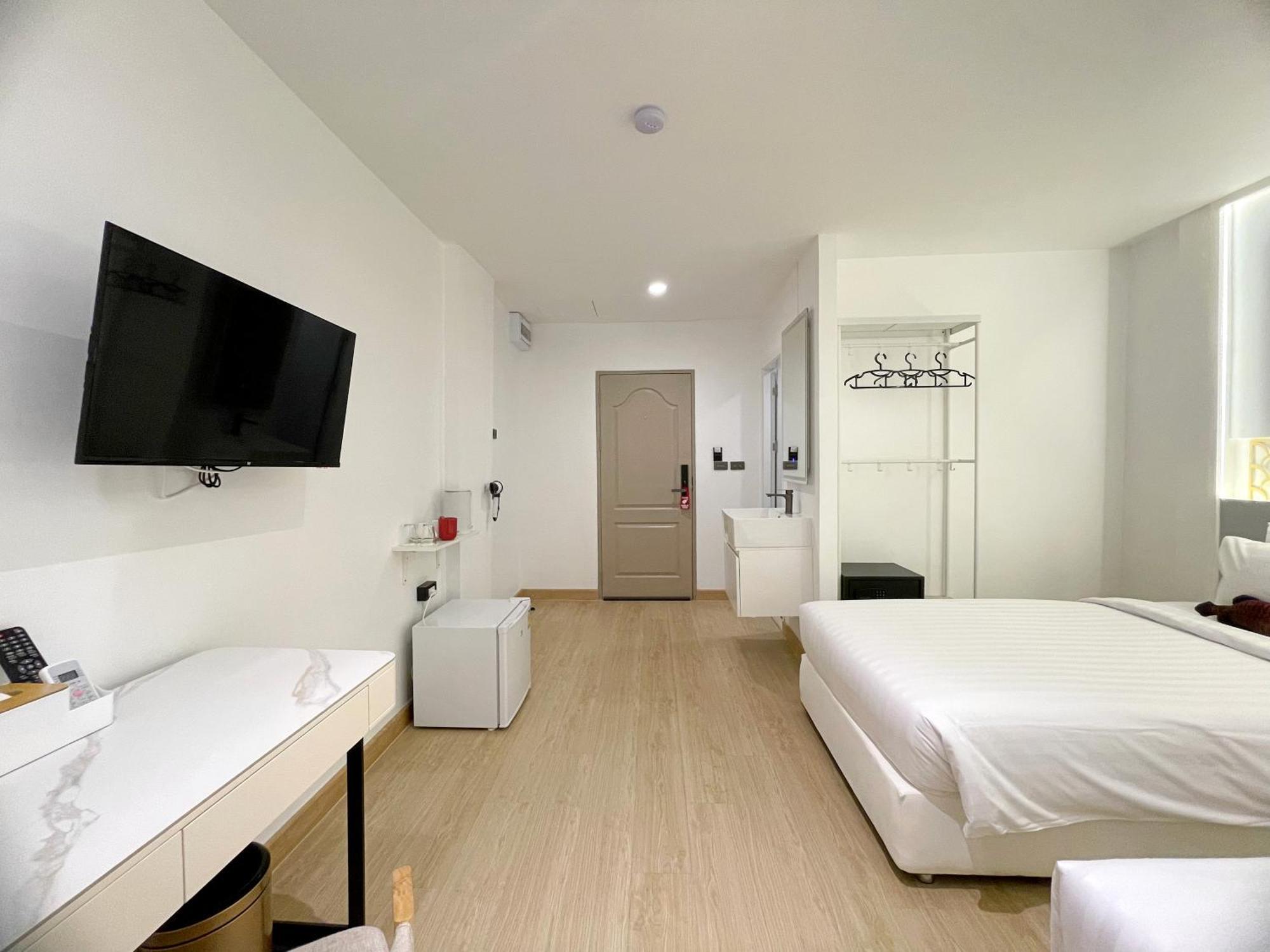 Arawana Express Sukhumvit 22 Aparthotel Банкок Екстериор снимка