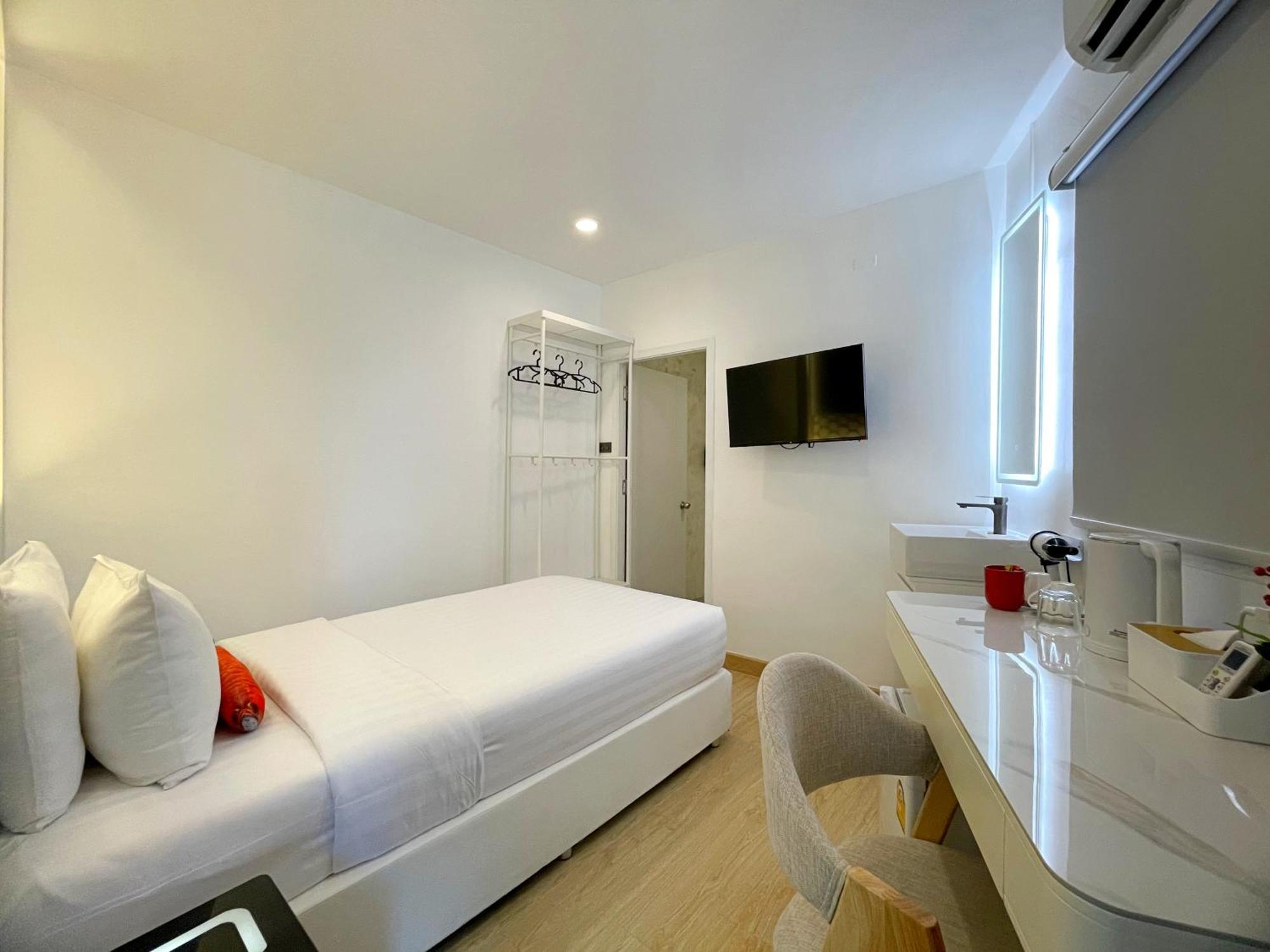 Arawana Express Sukhumvit 22 Aparthotel Банкок Екстериор снимка