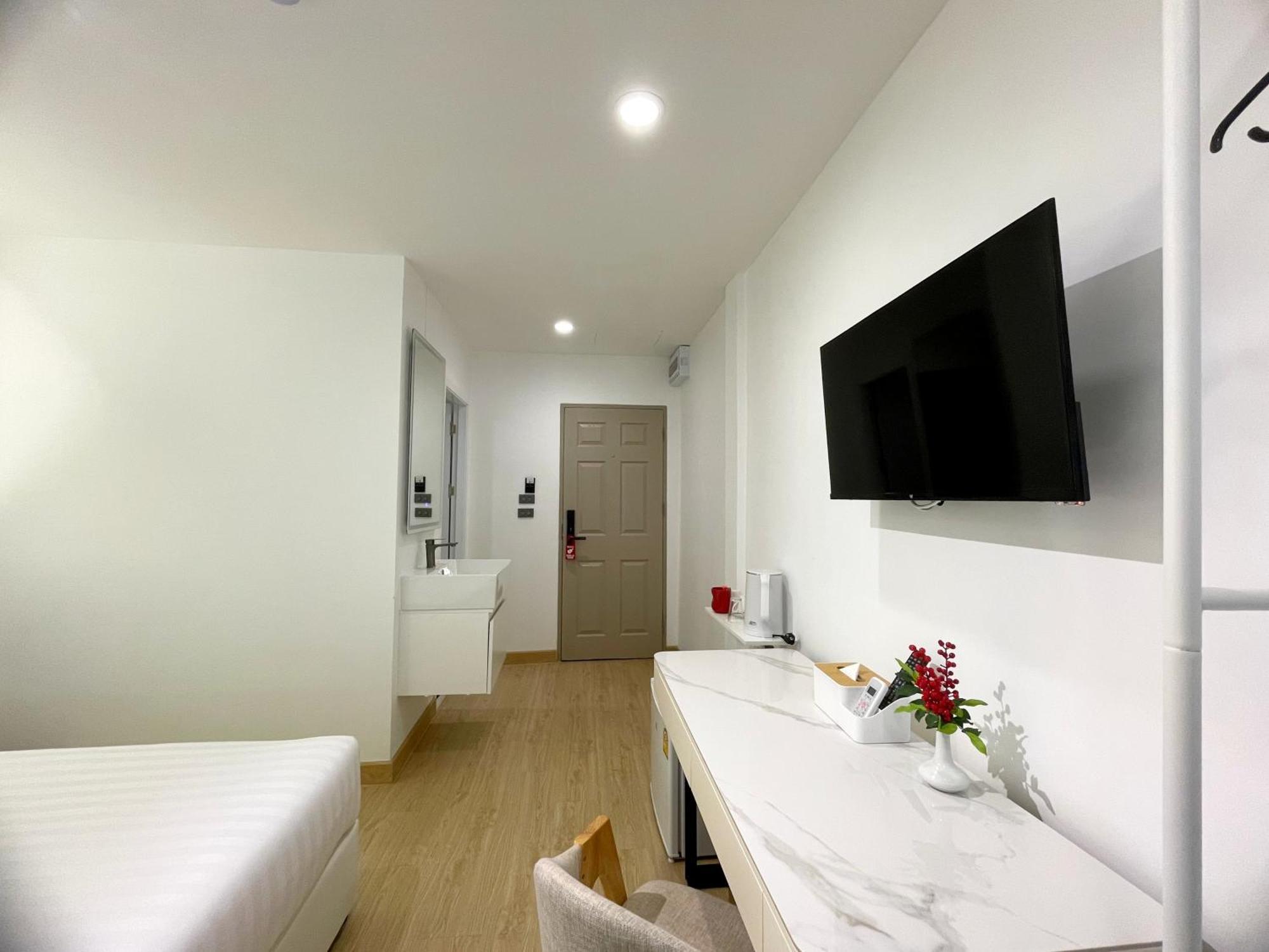 Arawana Express Sukhumvit 22 Aparthotel Банкок Екстериор снимка