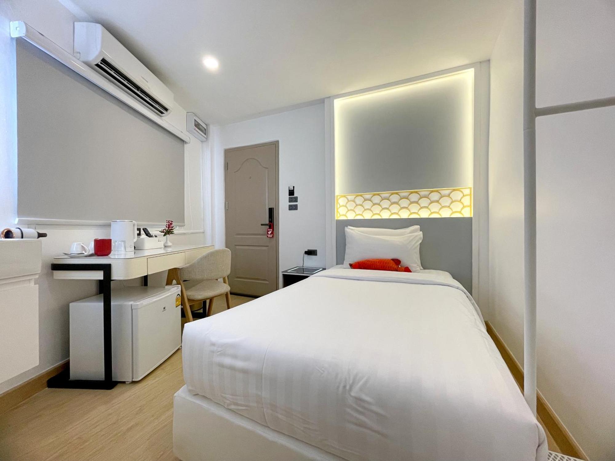 Arawana Express Sukhumvit 22 Aparthotel Банкок Екстериор снимка